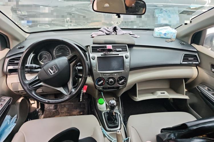 Used Honda City Classic 2012 1.5L manual Elite Edition Center Console