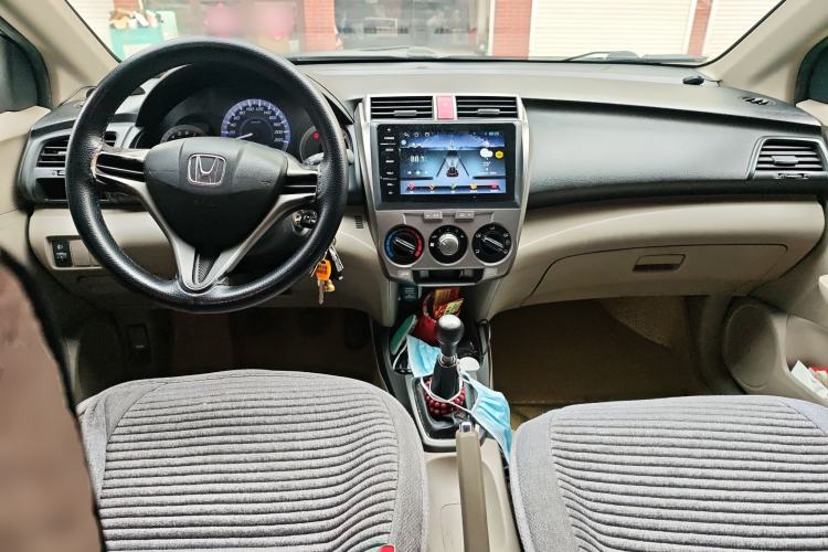 Used Honda City Classic 2012 1.5L manual Comfort version Center Console