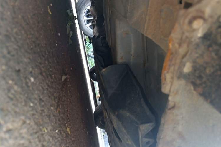 Used Honda City Classic 2012 1.5L manual Comfort version Chassis Front Left