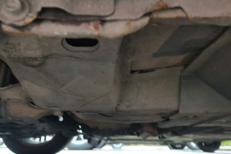 Used Honda City Classic 2012 1.5L manual Comfort version Chassis Front Left