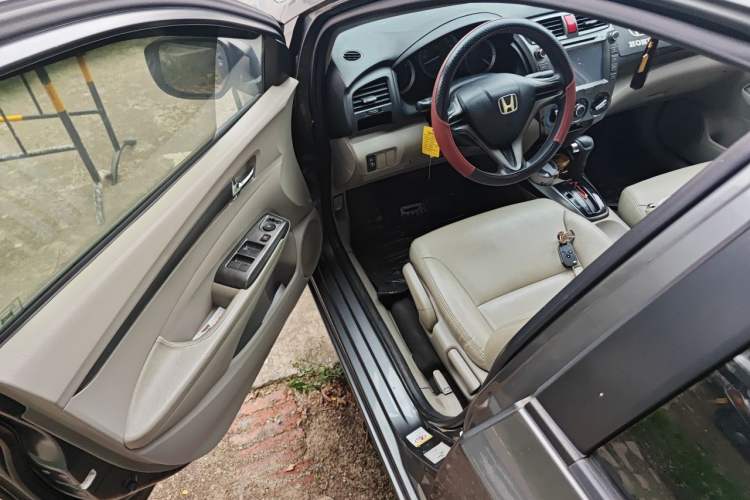 Used Honda City Classic 2012 1.5L Automatic Elite Edition Driver Seat