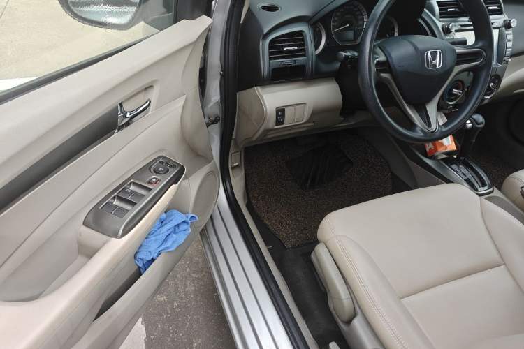Used Honda City Classic 2012 1.5L Automatic Elite Edition Driver Seat