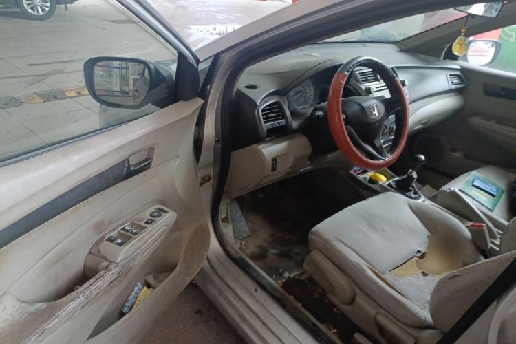Used Honda City Classic 2012 1.5L manual Comfort version Driver Seat