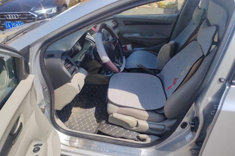 Used Honda City Classic 2012 1.5L manual Comfort version Driver Seat