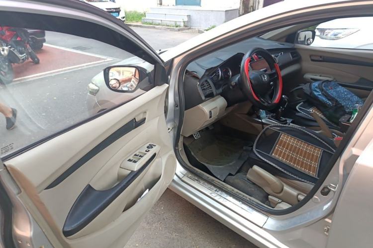 Used Honda City Classic 2012 1.5L manual Comfort version Driver Seat