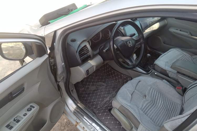 Used Honda City Classic 2012 1.5L manual Comfort version Driver Seat