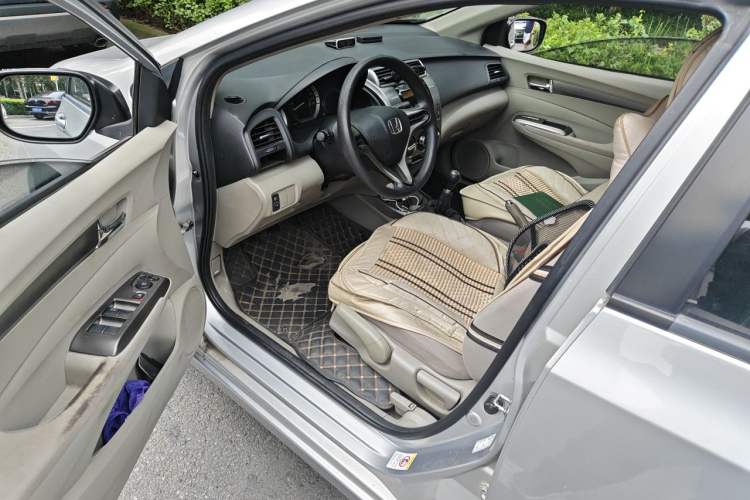 Used Honda City Classic 2012 1.5L manual Elite Edition Driver Seat