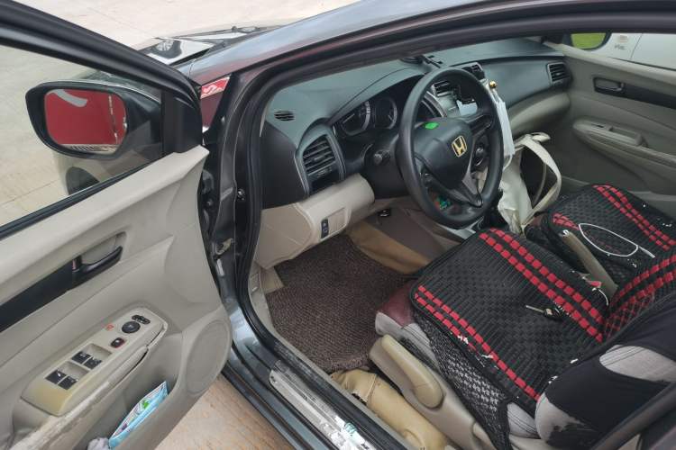 Used Honda City Classic 2012 1.5L manual Comfort version Driver Seat