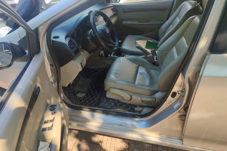 Used Honda City Classic 2012 1.5L manual Comfort version Driver Seat