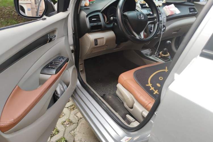 Used Honda City Classic 2012 1.5L manual Elite Edition Driver Seat