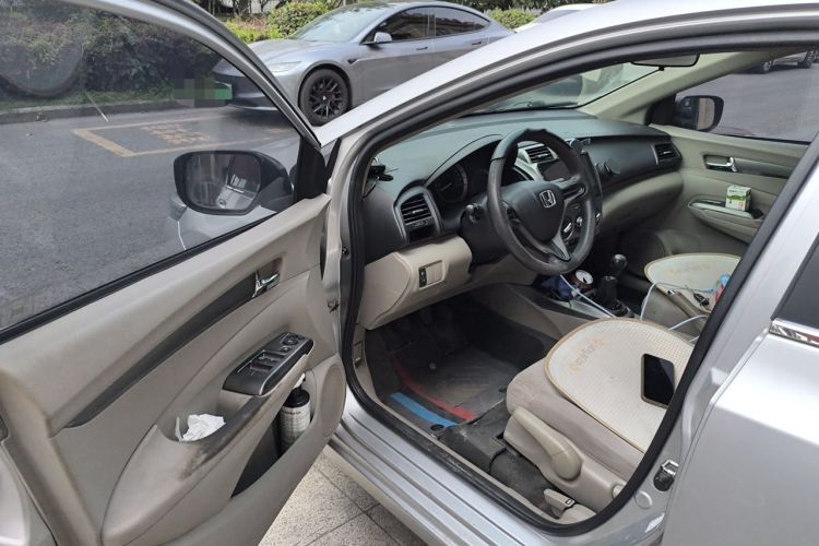 Used Honda City Classic 2012 1.5L manual Comfort version Driver Seat