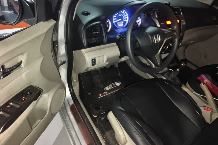 Used Honda City Classic 2012 1.5L manual Elite Edition Driver Seat