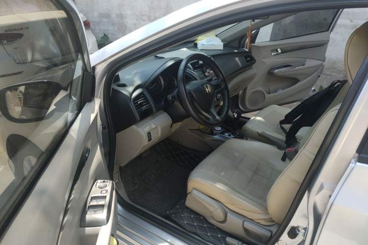 Used Honda City Classic 2012 1.5L Automatic Elite Edition Driver Seat