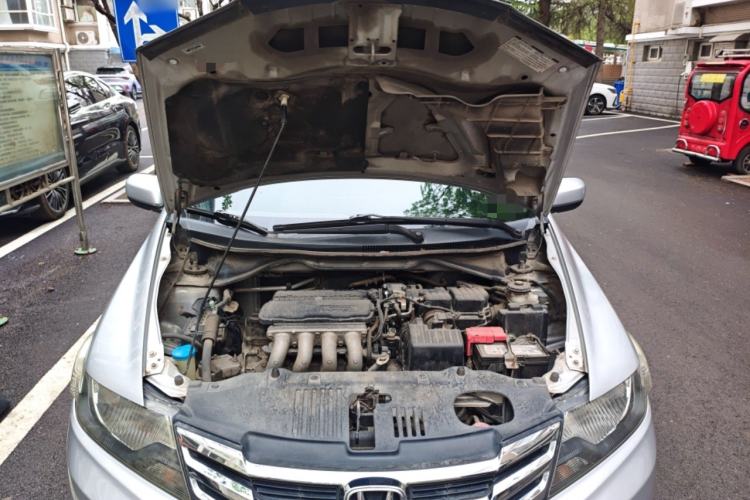 Used Honda City Classic 2012 1.5L manual Comfort version Engine Bay