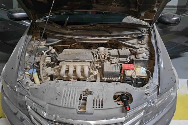 Used Honda City Classic 2012 1.5L manual Comfort version Engine Bay