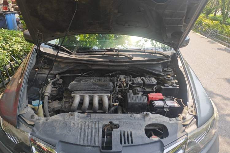 Used Honda City Classic 2012 1.5L manual Comfort version Engine Bay