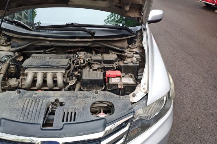 Used Honda City Classic 2012 1.5L manual Comfort version Engine Bay Left