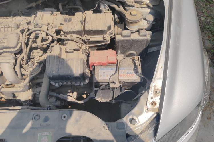 Used Honda City Classic 2012 1.5L manual Comfort version Engine Bay Left