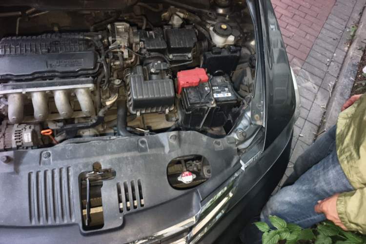 Used Honda City Classic 2012 1.5L manual Elite Edition Engine Bay Left