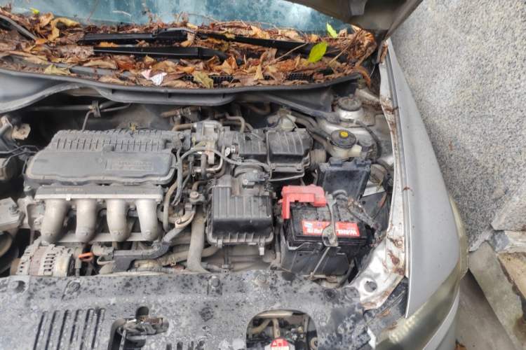 Used Honda City Classic 2012 1.5L manual Comfort version Engine Bay Left