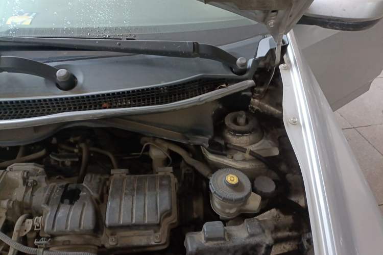 Used Honda City Classic 2012 1.5L manual Comfort version Engine Bay Left