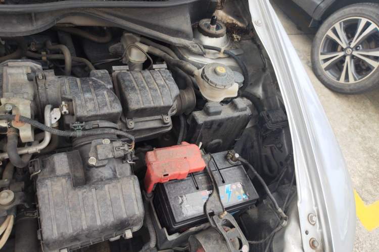 Used Honda City Classic 2012 1.5L manual Comfort version Engine Bay Left