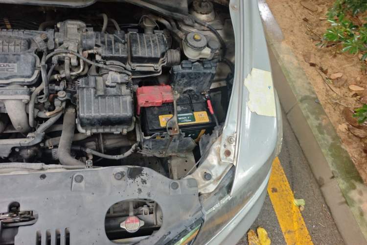 Used Honda City Classic 2012 1.5L manual Elite Edition Engine Bay Left