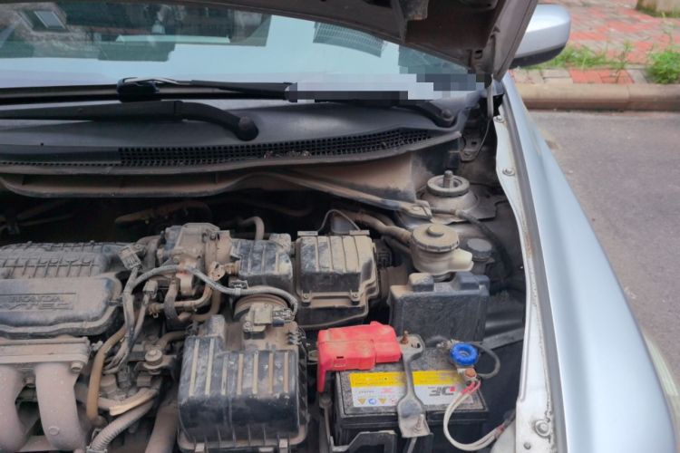 Used Honda City Classic 2012 1.5L manual Elite Edition Engine Bay Left