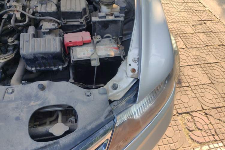 Used Honda City Classic 2012 1.5L manual Comfort version Engine Bay Left