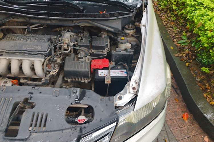 Used Honda City Classic 2012 1.5L manual Comfort version Engine Bay Left