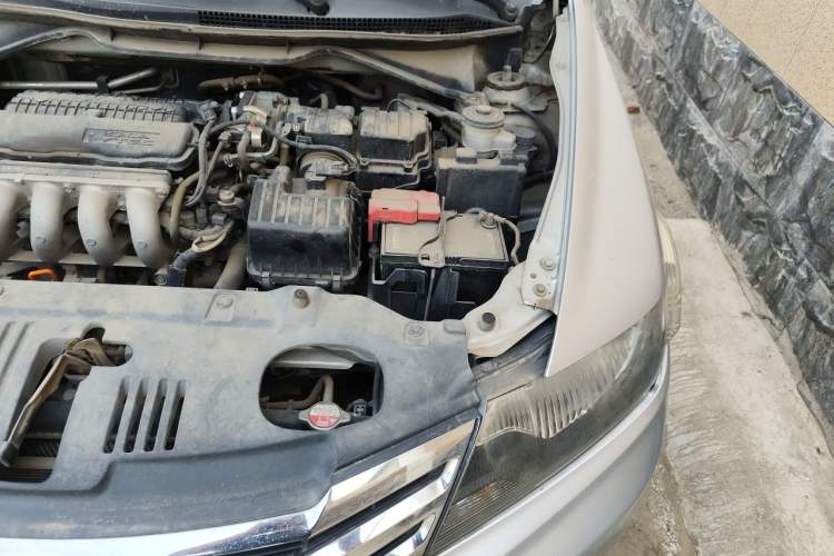 Used Honda City Classic 2012 1.5L manual Comfort version Engine Bay Left