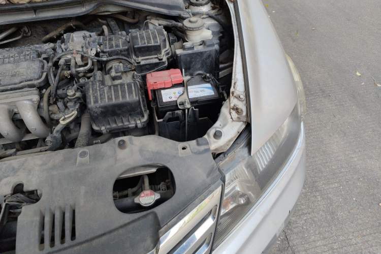 Used Honda City Classic 2012 1.5L manual Elite Edition Engine Bay Left