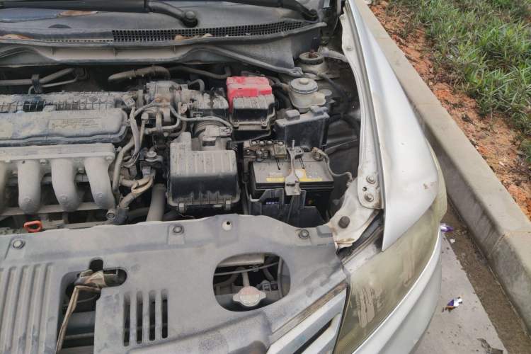 Used Honda City Classic 2012 1.5L manual Elite Edition Engine Bay Left