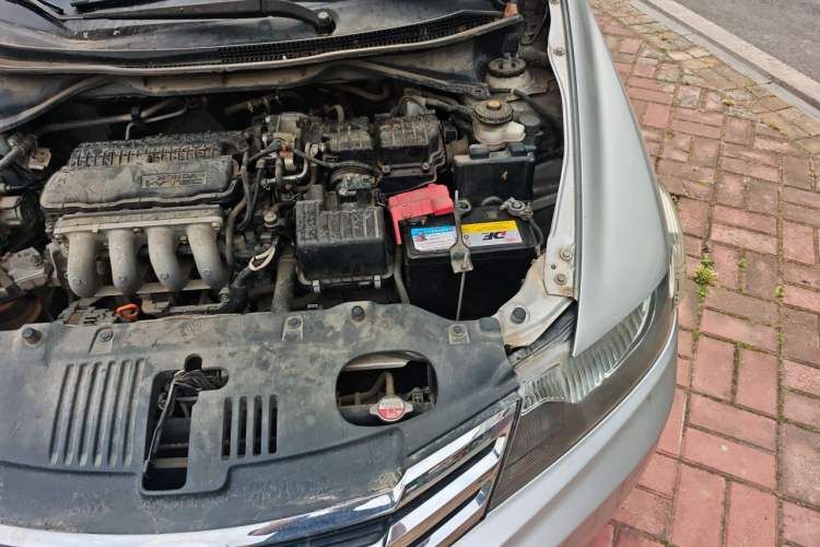Used Honda City Classic 2012 1.5L manual Elite Edition Engine Bay Left
