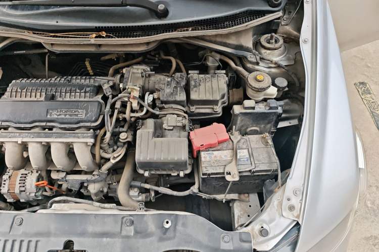Used Honda City Classic 2012 1.5L manual Comfort version Engine Bay Left