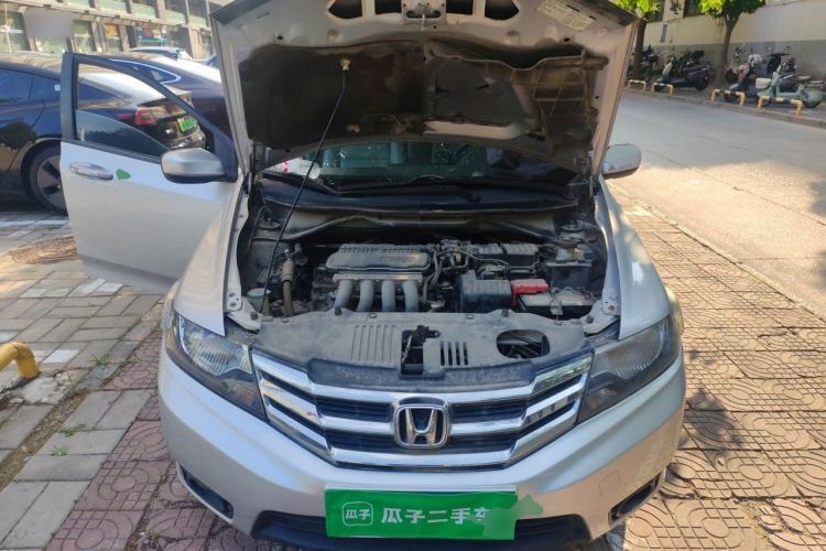 Used Honda City Classic 2012 1.5L manual Comfort version Engine Bay