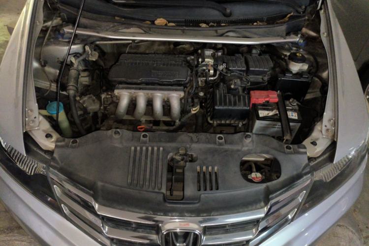 Used Honda City Classic 2012 1.5L manual Comfort version Engine Bay