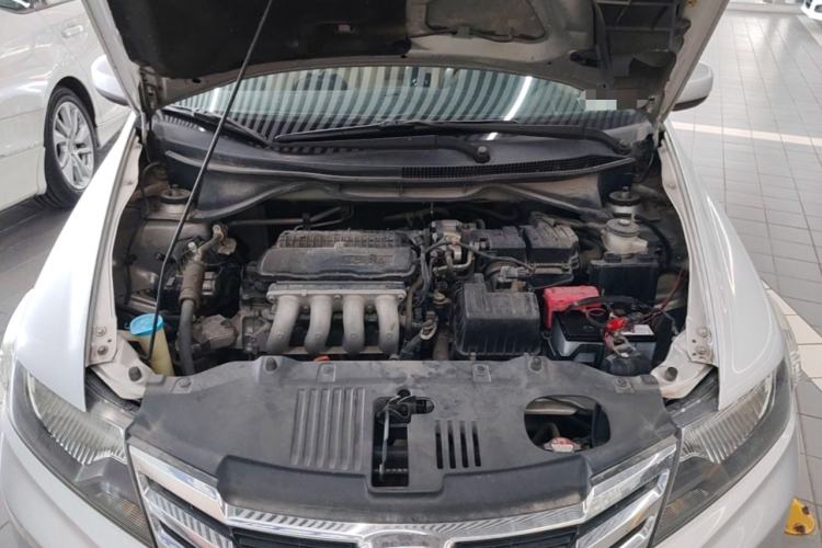 Used Honda City Classic 2012 1.5L manual Comfort version Engine Bay