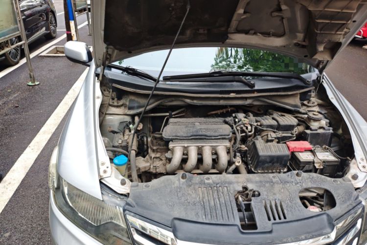 Used Honda City Classic 2012 1.5L manual Comfort version Engine Bay Right