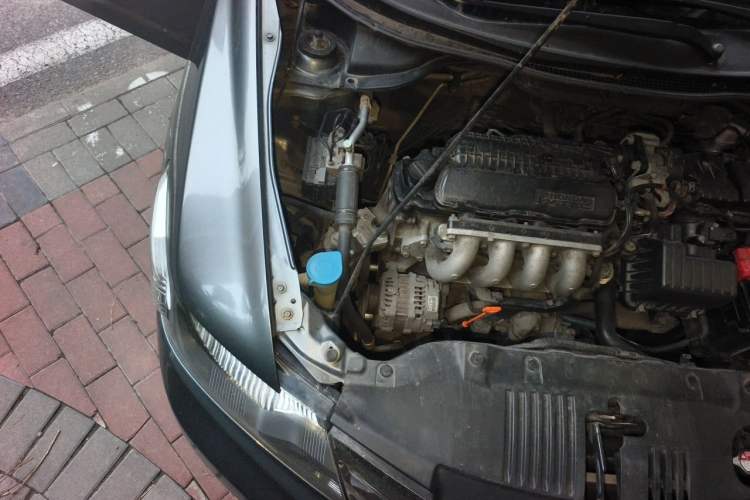 Used Honda City Classic 2012 1.5L manual Elite Edition Engine Bay Right