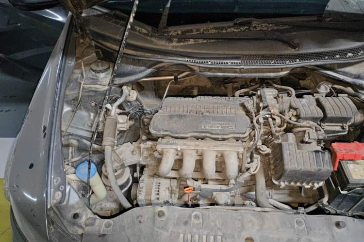 Used Honda City Classic 2012 1.5L manual Comfort version Engine Bay Right