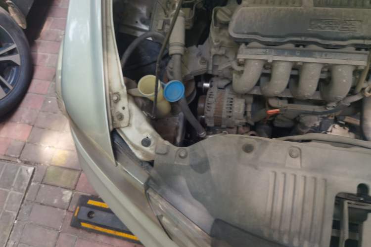 Used Honda City Classic 2012 1.5L manual Elite Edition Engine Bay Right