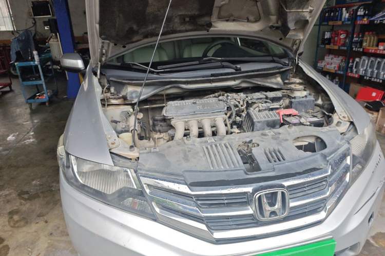 Used Honda City Classic 2012 1.5L manual Elite Edition Engine Bay Right