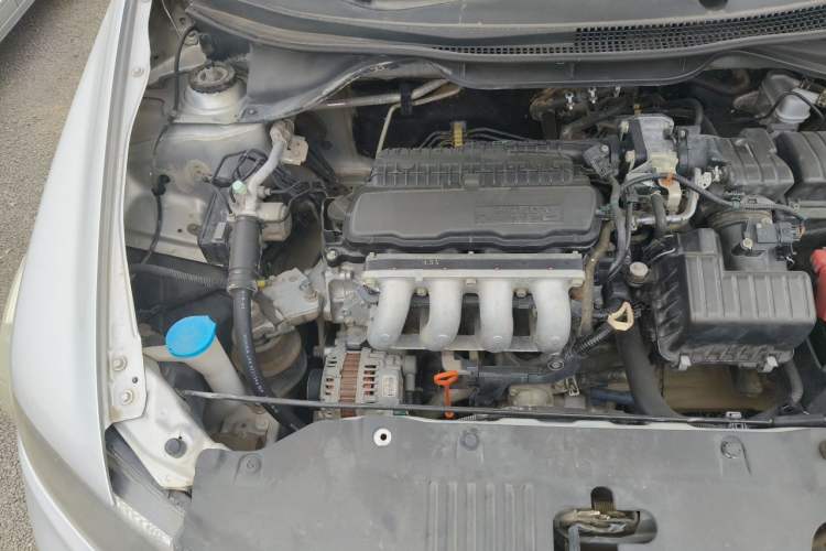 Used Honda City Classic 2012 1.5L manual Elite Edition Engine Bay Right