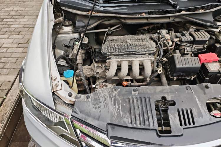 Used Honda City Classic 2012 1.5L manual Comfort version Engine Bay Right