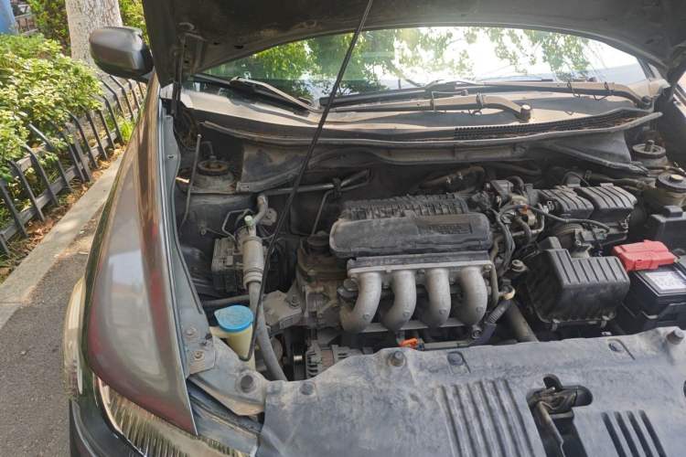 Used Honda City Classic 2012 1.5L manual Comfort version Engine Bay Right