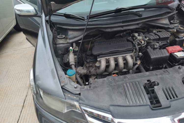 Used Honda City Classic 2012 1.5L manual Comfort version Engine Bay Right