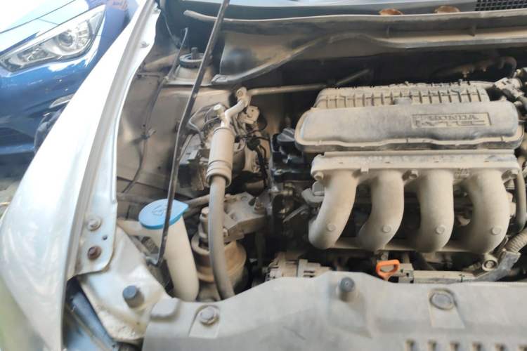 Used Honda City Classic 2012 1.5L manual Elite Edition Engine Bay Right