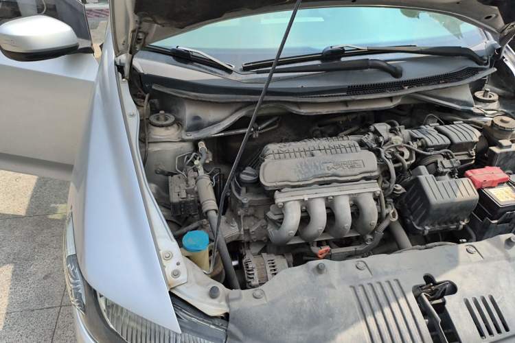 Used Honda City Classic 2012 1.5L manual Comfort version Engine Bay Right