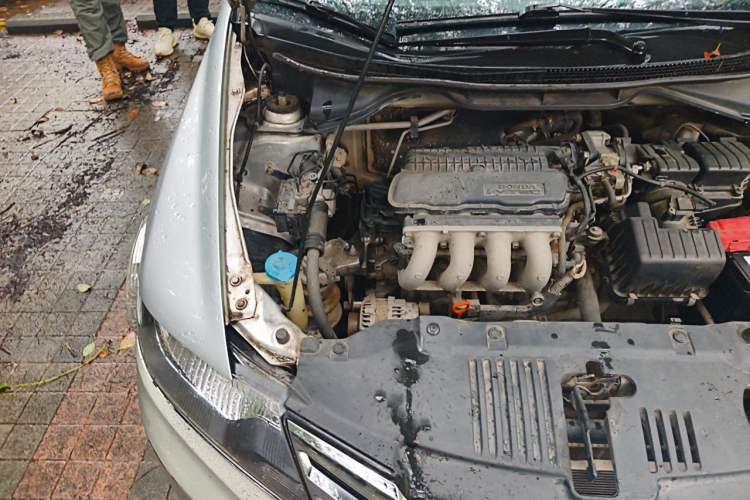 Used Honda City Classic 2012 1.5L manual Comfort version Engine Bay Right